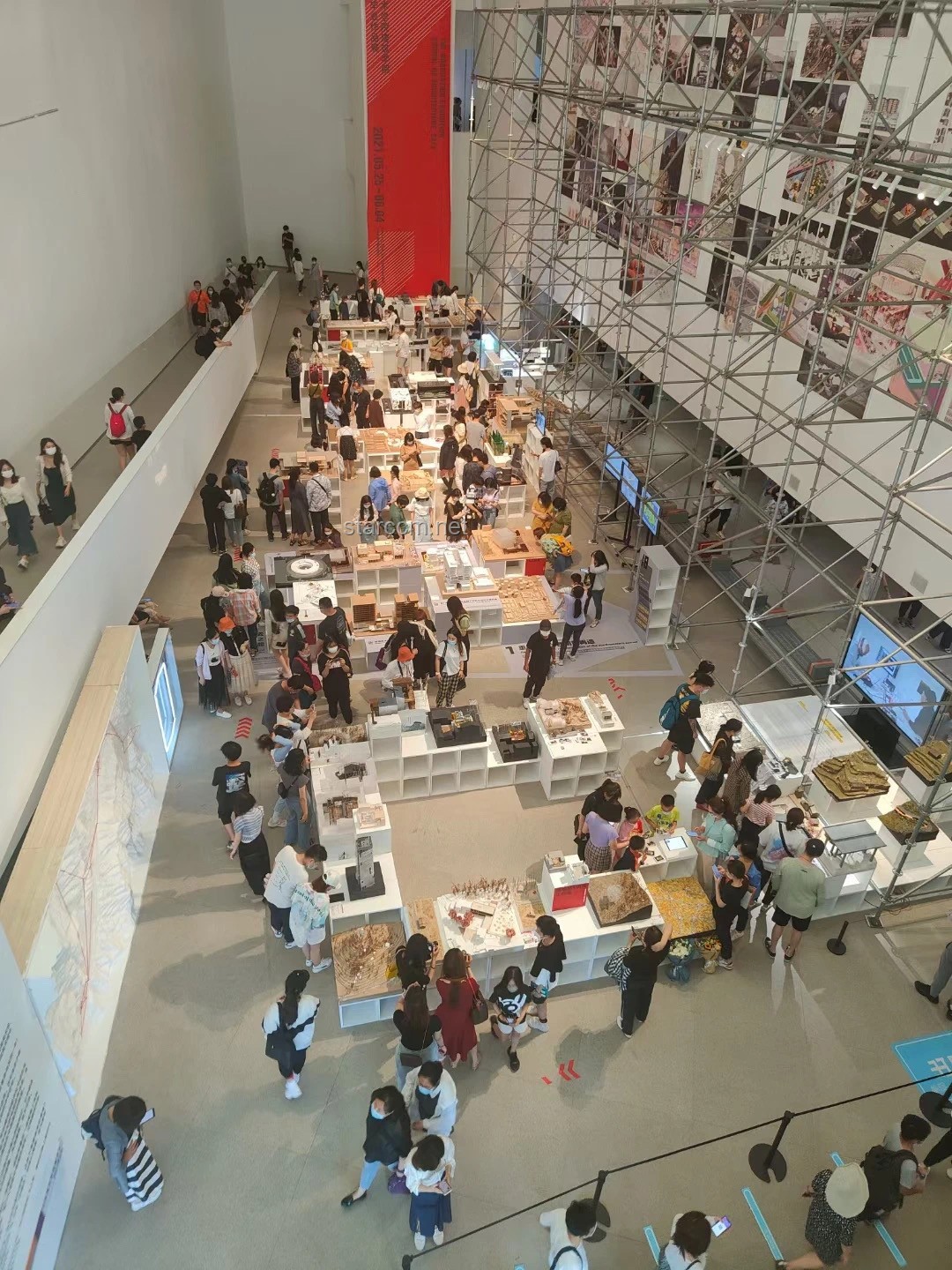 如何应对“熊孩子疑损坏多件央美毕业展作品”事件